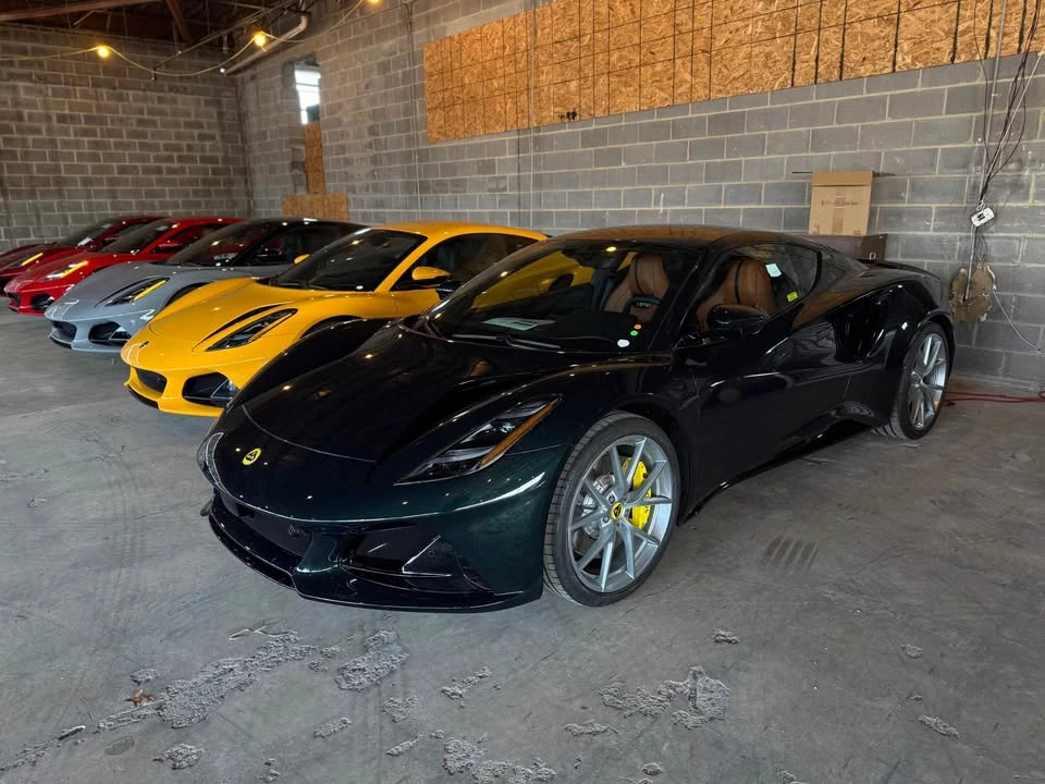 Lotus Emira - Image 3 of 4