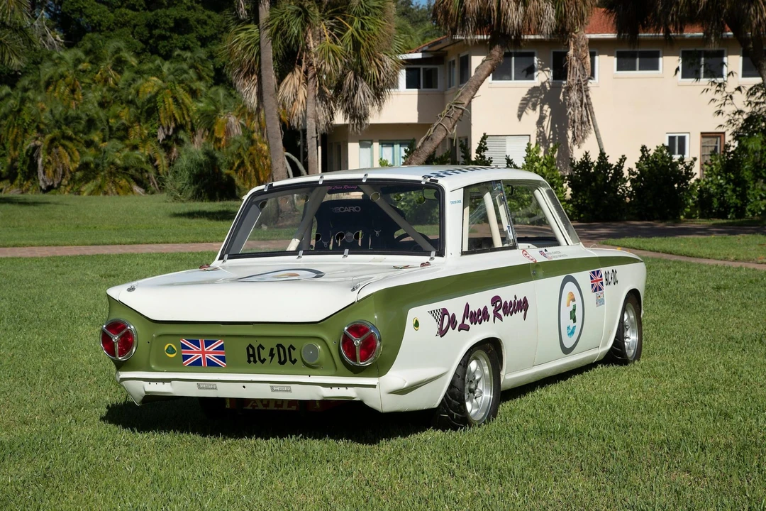 Ford Cortina - Image 14 of 31