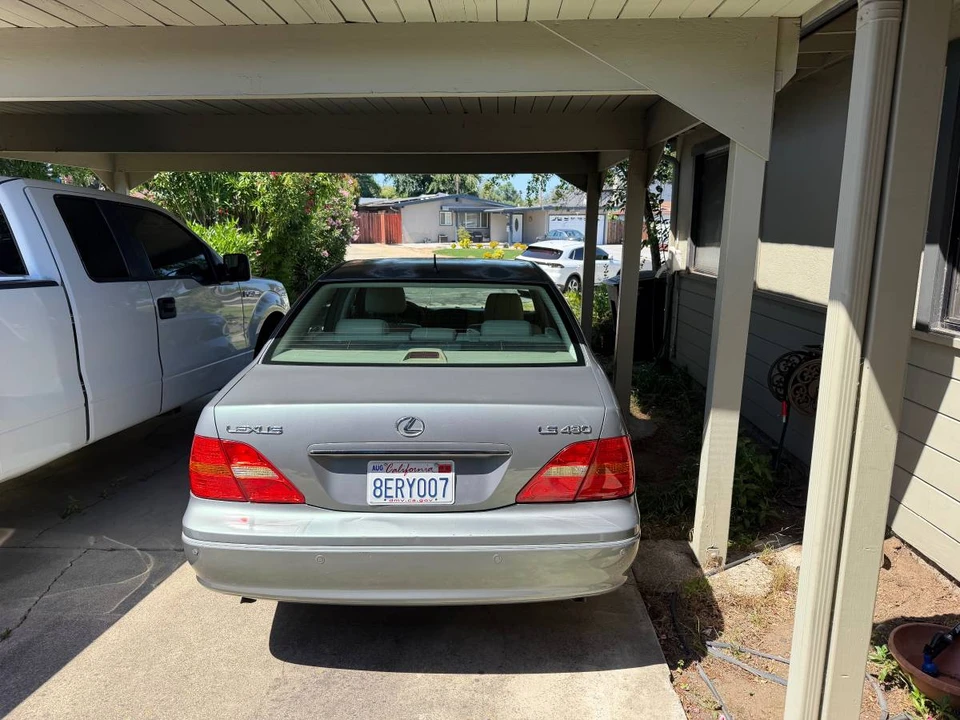 2003 Lexus LS 3rd Gen - Image 13 of 14