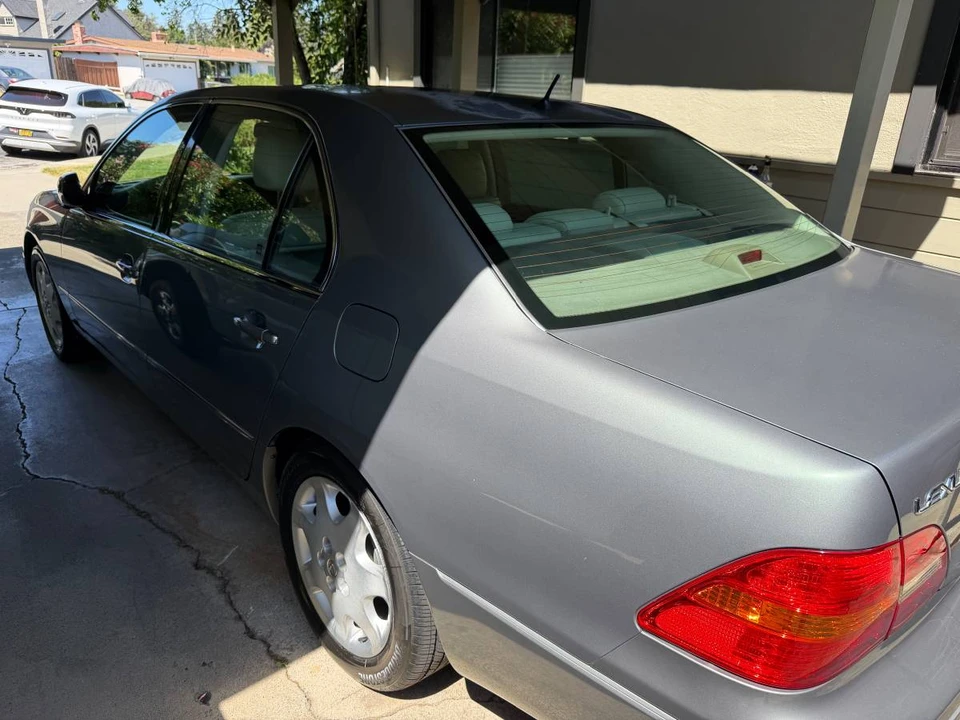 2003 Lexus LS 3rd Gen - Image 12 of 14