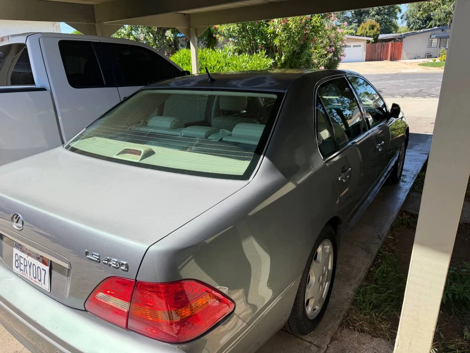 2003 Lexus LS 3rd Gen - Image 11 of 14
