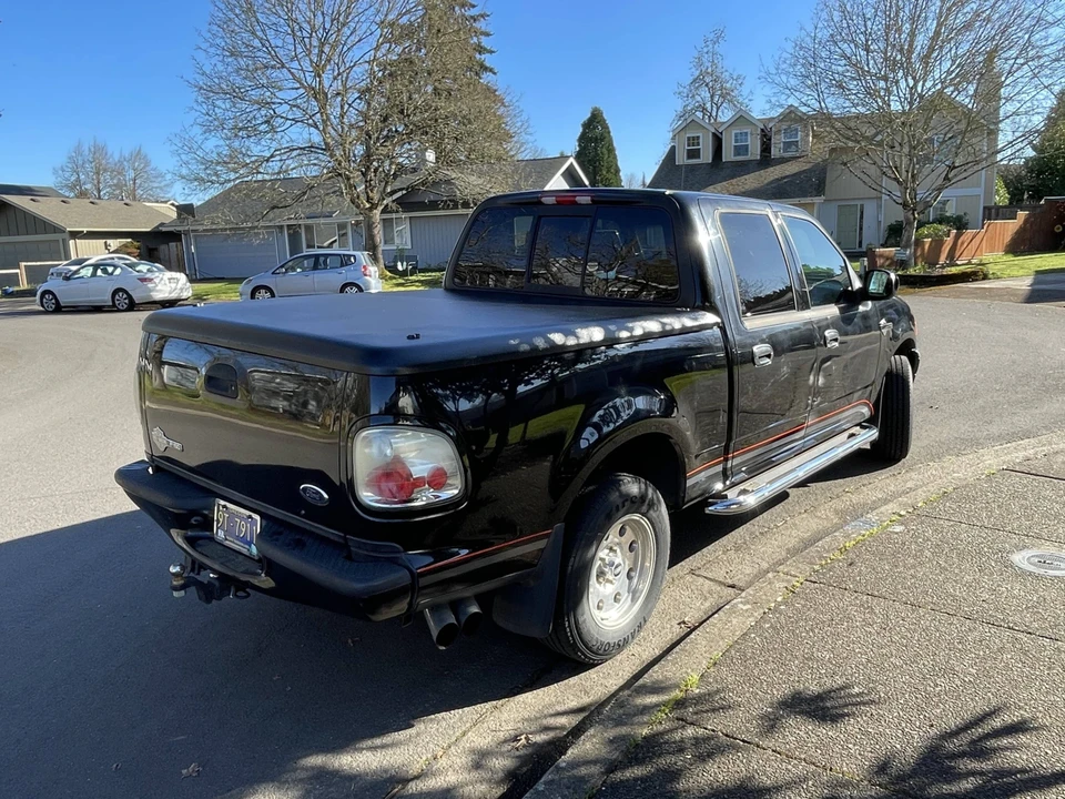 2001 Ford F-150 10th Gen - Image 2 of 11