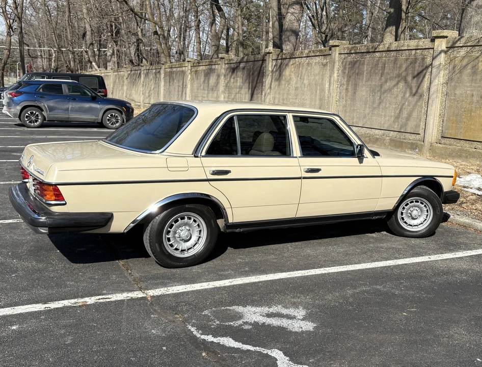 1985 Mercedes-Benz W120 & W121 - Image 2 of 12