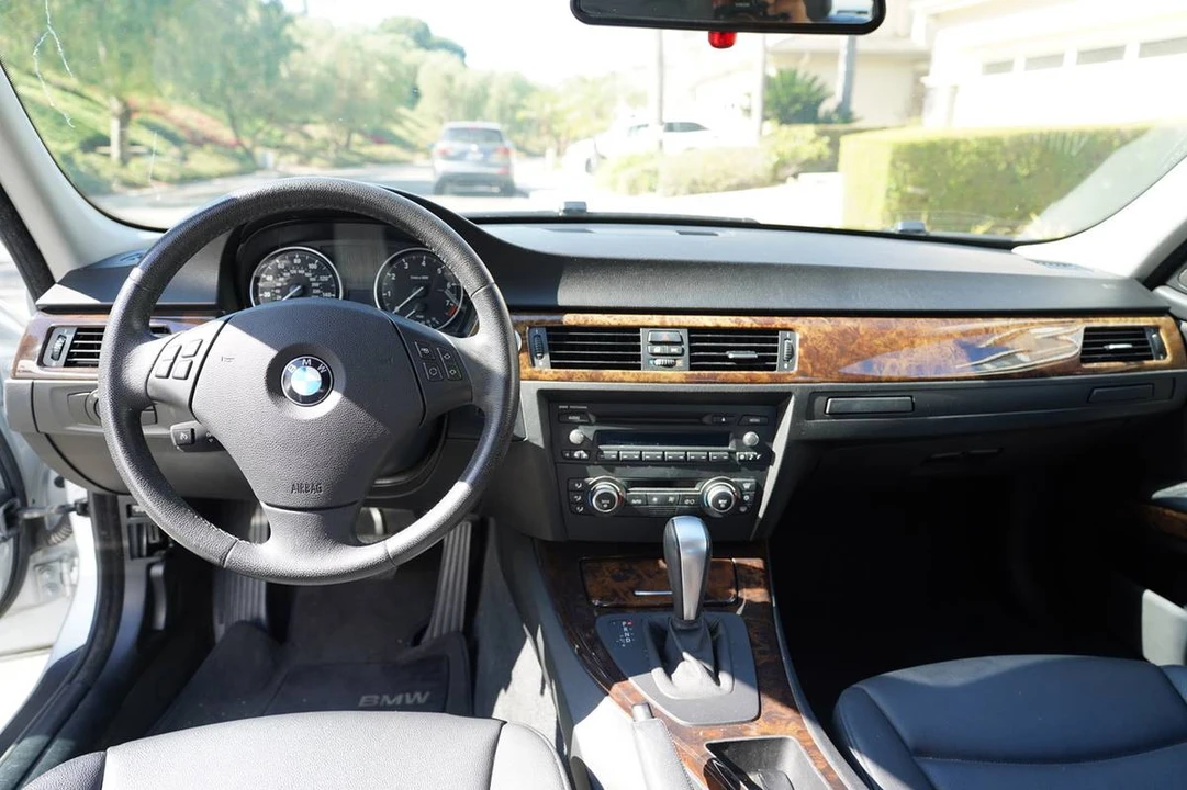 2008 BMW E90 3 Series Sedan - Image 12 of 19