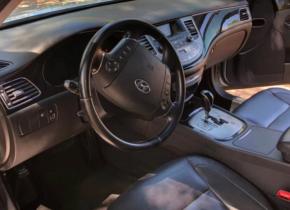 2012 Hyundai Genesis - Image 4 of 6