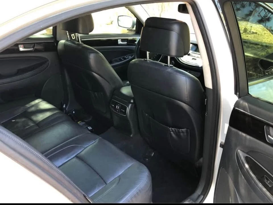 2012 Hyundai Genesis - Image 5 of 6