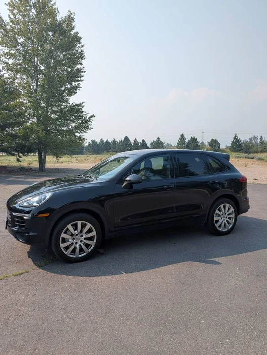 2016 Porsche 958 Cayenne - Image 2 of 9