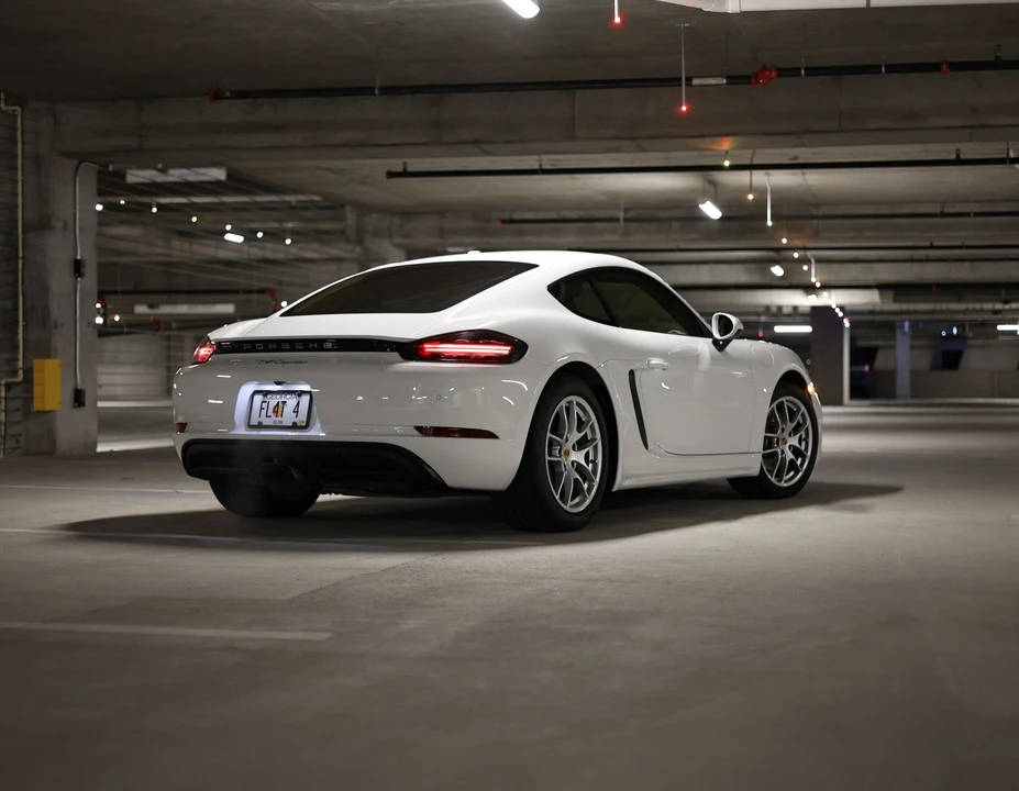 2017 Porsche 718 Cayman - Image 13 of 28