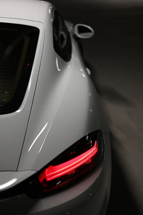 2017 Porsche 718 Cayman - Image 15 of 28