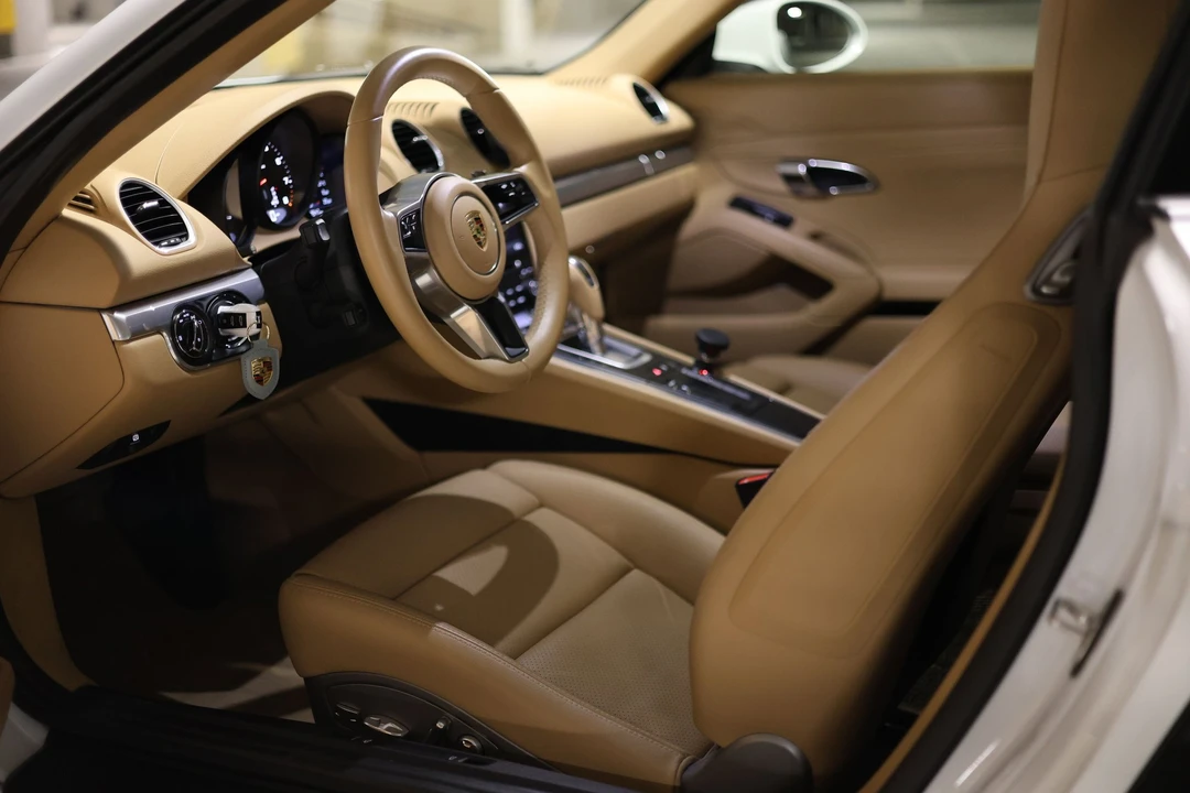 2017 Porsche 718 Cayman - Image 19 of 28