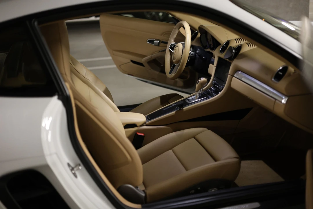 2017 Porsche 718 Cayman - Image 23 of 28