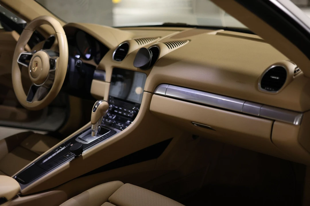 2017 Porsche 718 Cayman - Image 24 of 28
