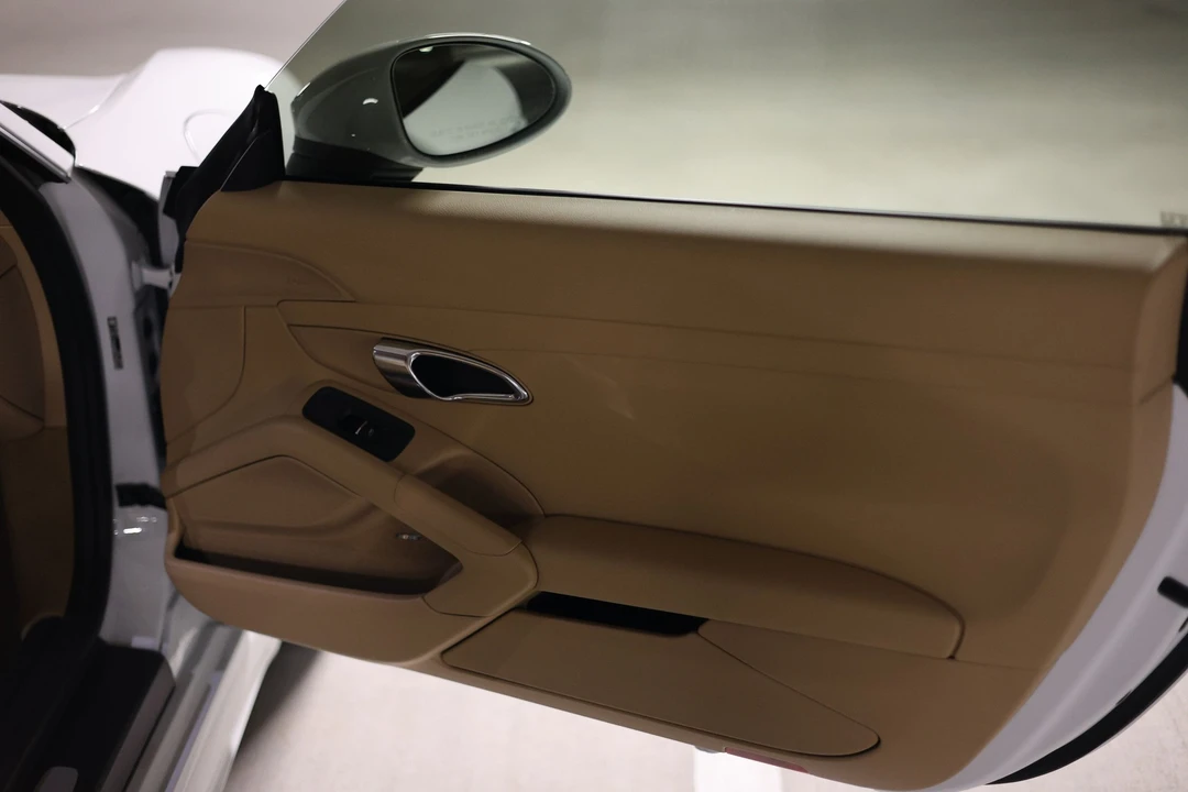2017 Porsche 718 Cayman - Image 25 of 28