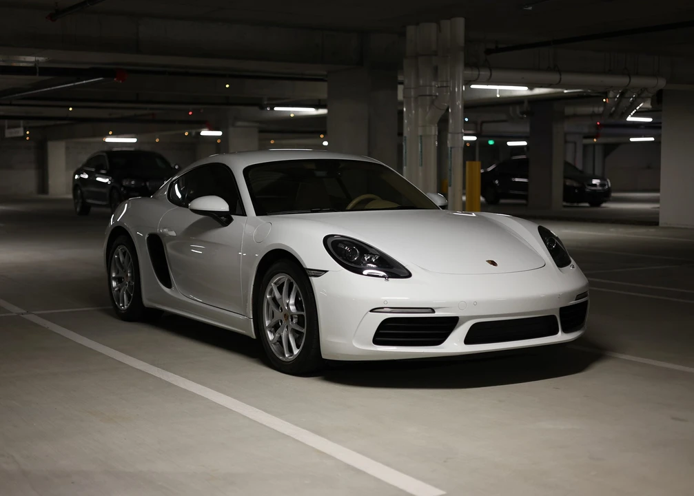 2017 Porsche 718 Cayman - Image 2 of 28