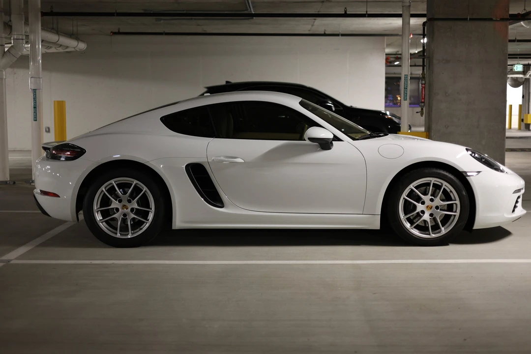 2017 Porsche 718 Cayman - Image 7 of 28