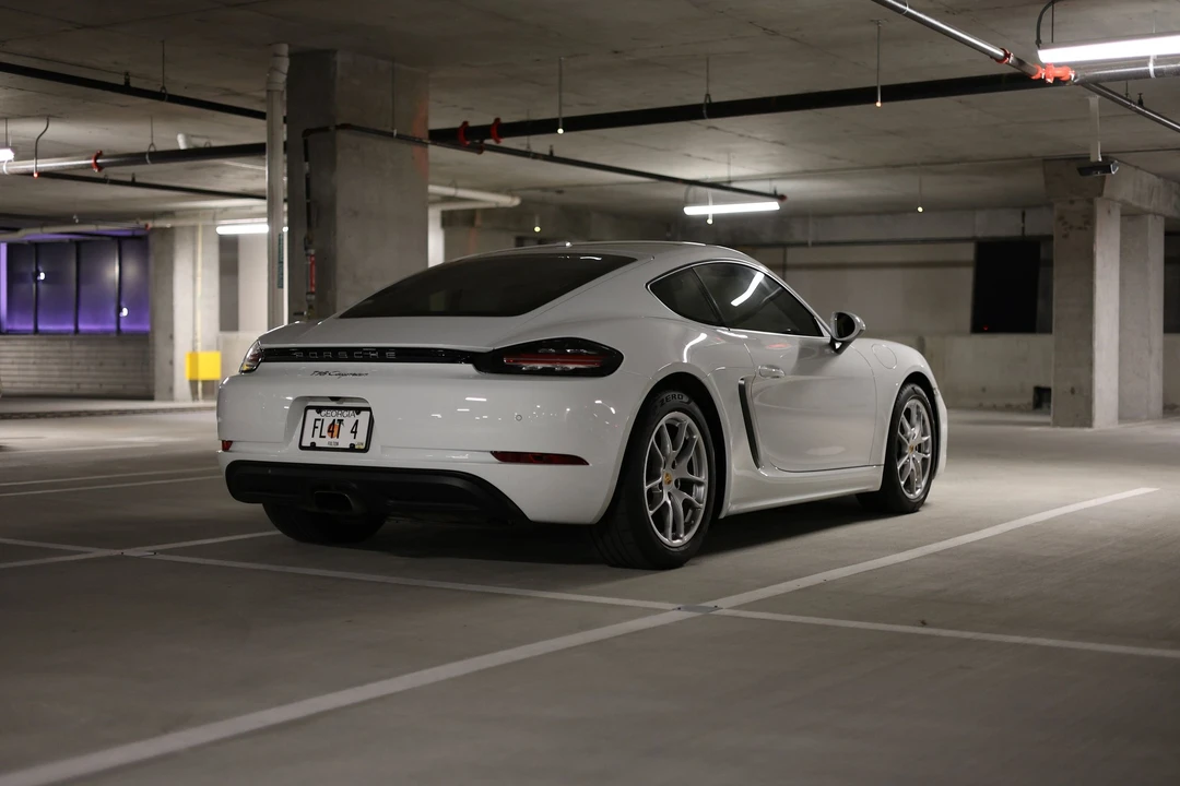 2017 Porsche 718 Cayman - Image 9 of 28