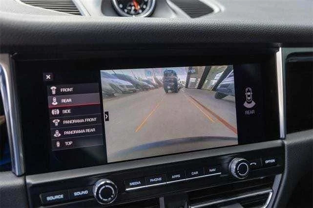 2021 Porsche Macan - Image 19 of 20