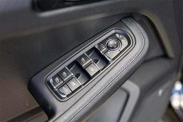 2021 Porsche Macan - Image 12 of 20