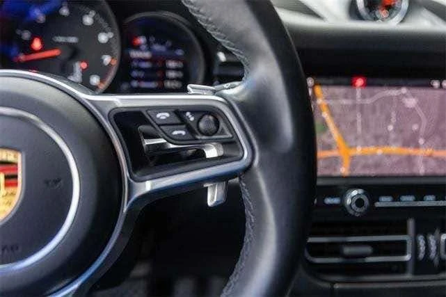 2021 Porsche Macan - Image 10 of 20
