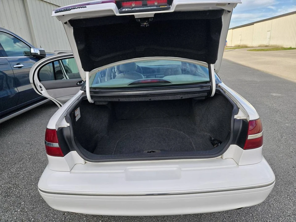 1996 Lincoln Continental 9th Gen - Image 7 of 13