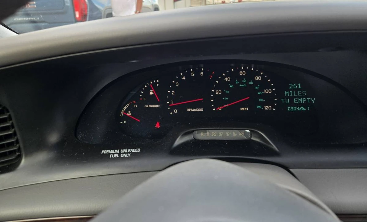 1996 Lincoln Continental 9th Gen - Image 12 of 13