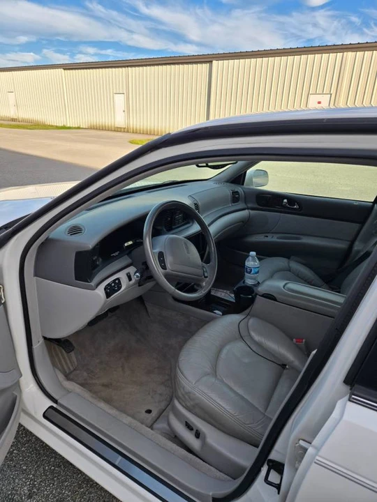 1996 Lincoln Continental 9th Gen - Image 5 of 13