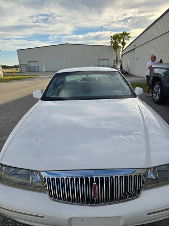 1996 Lincoln Continental 9th Gen - Image 4 of 13