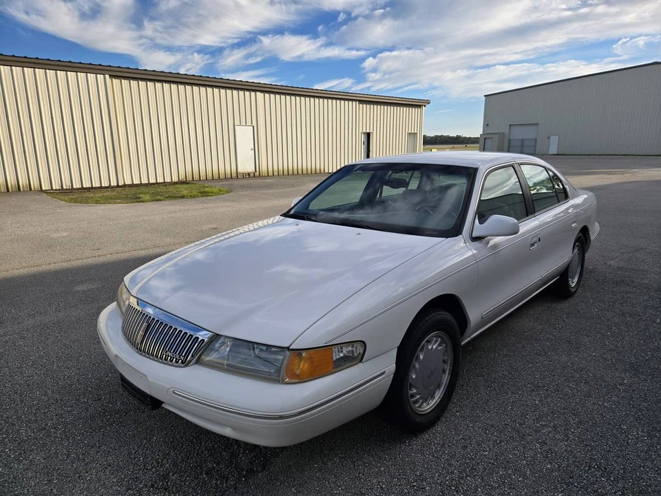 1996 Lincoln Continental 9th Gen - Image 3 of 13