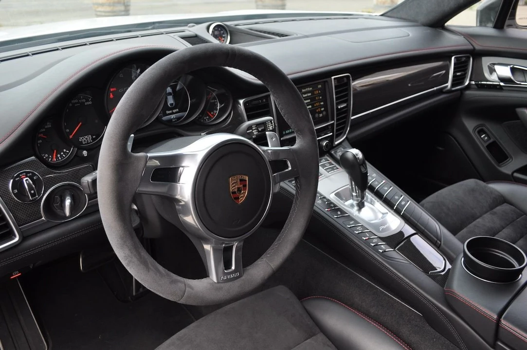 2016 Porsche 970 Panamera GTS - Image 19 of 31