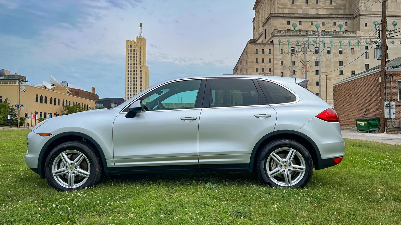 2011 Porsche 958 Cayenne S - Image 3 of 8