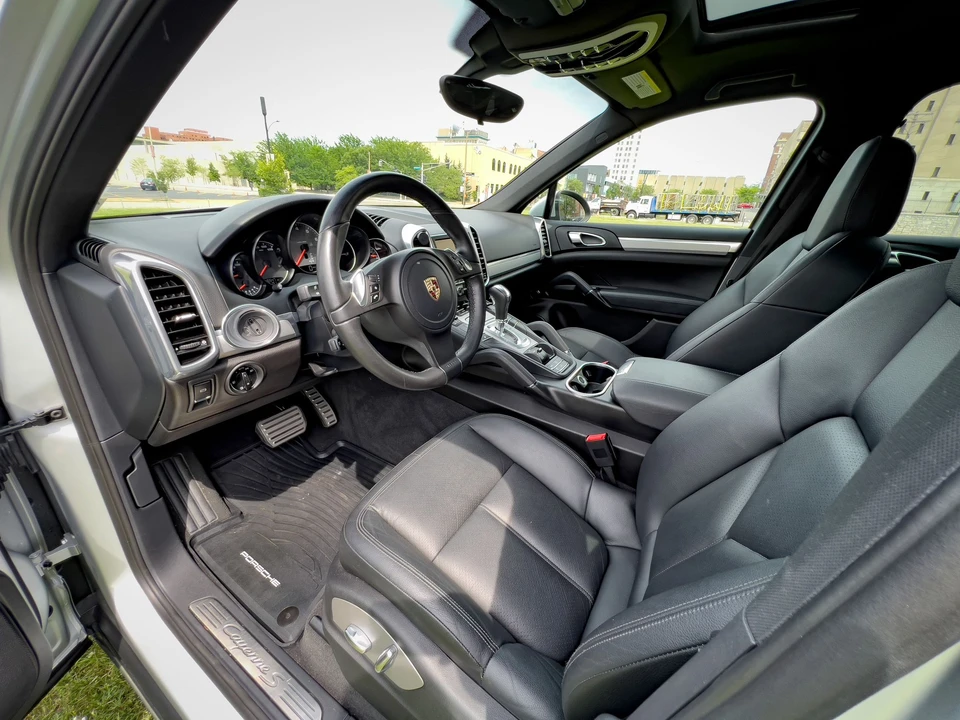 2011 Porsche 958 Cayenne S - Image 5 of 8