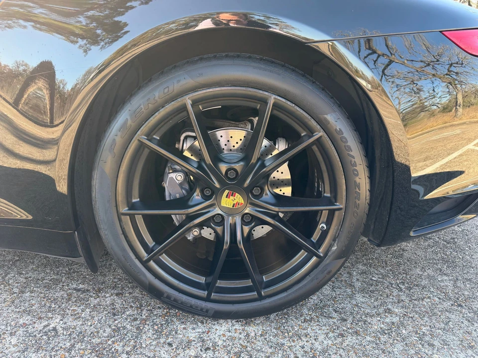 2018 Porsche 911 - Image 11 of 24
