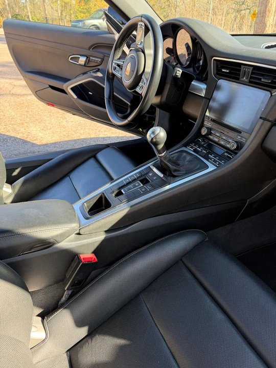 2018 Porsche 911 - Image 8 of 24