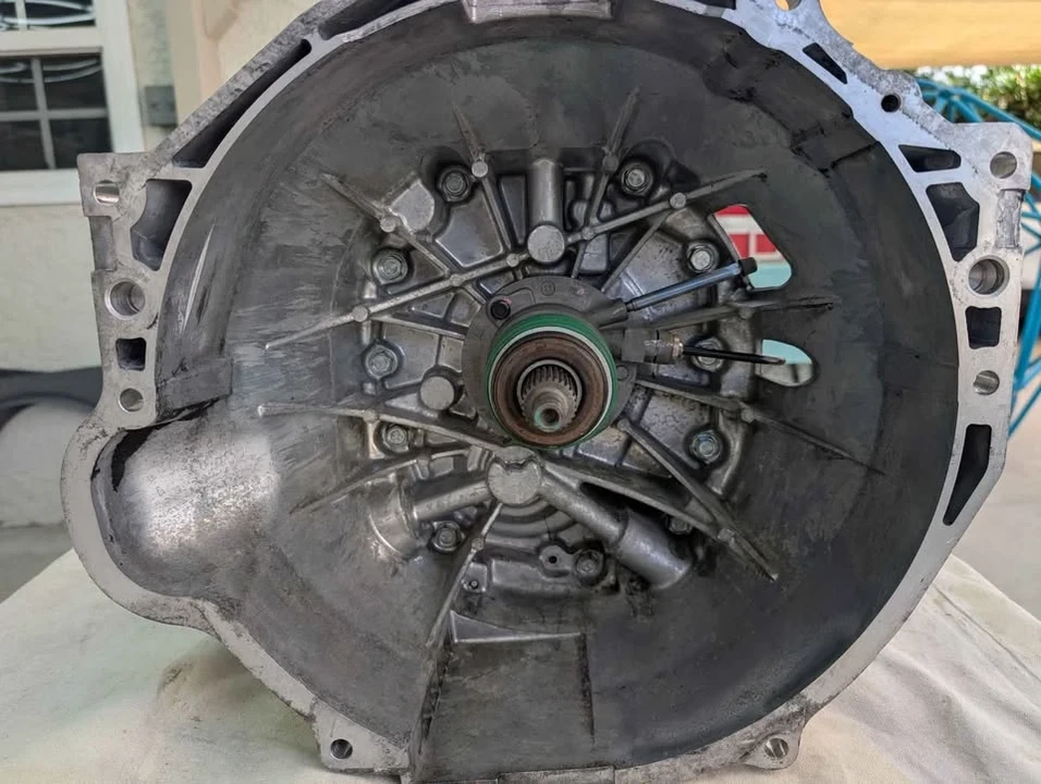 Parts & Memorabilia Gearboxes - Image 2 of 5