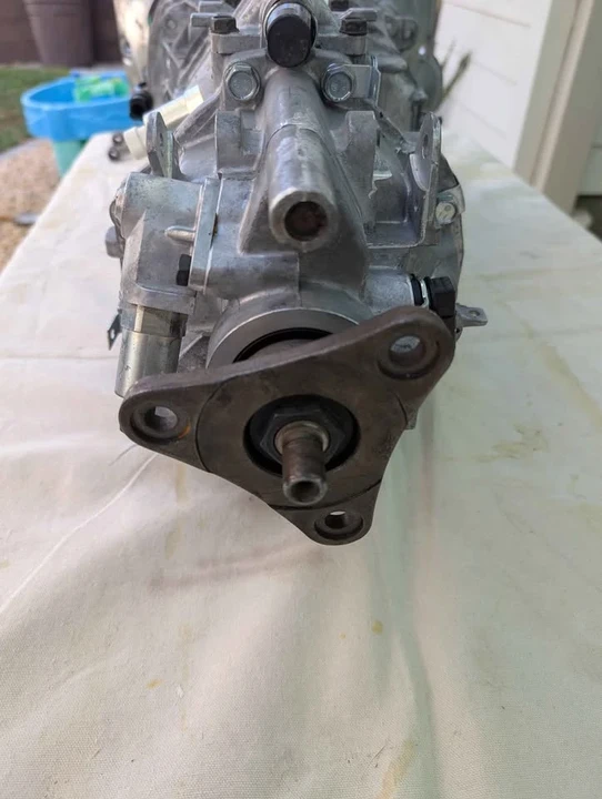 Parts & Memorabilia Gearboxes - Image 3 of 5