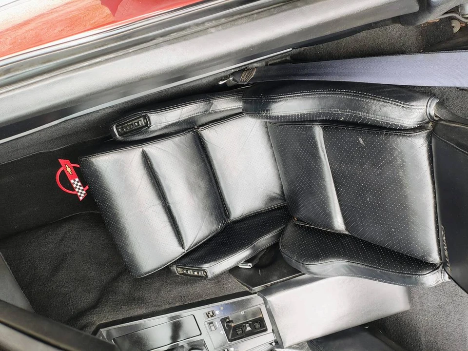 1988 Chevrolet Corvette C4 - Image 15 of 20