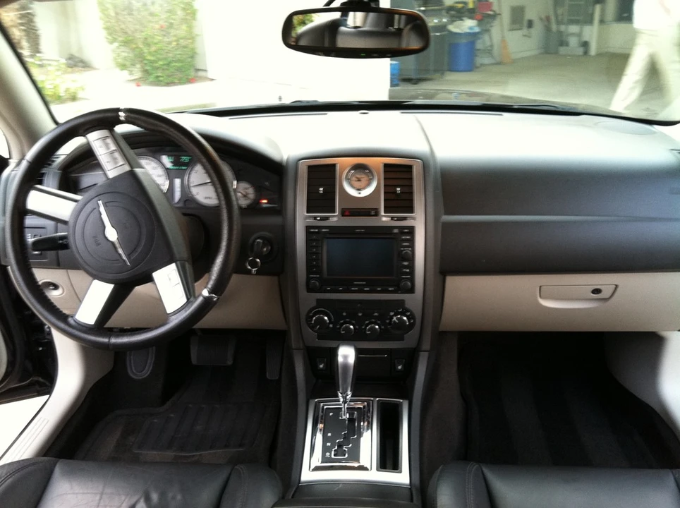 2006 Chrysler 300 (2005-2023) - Image 12 of 18