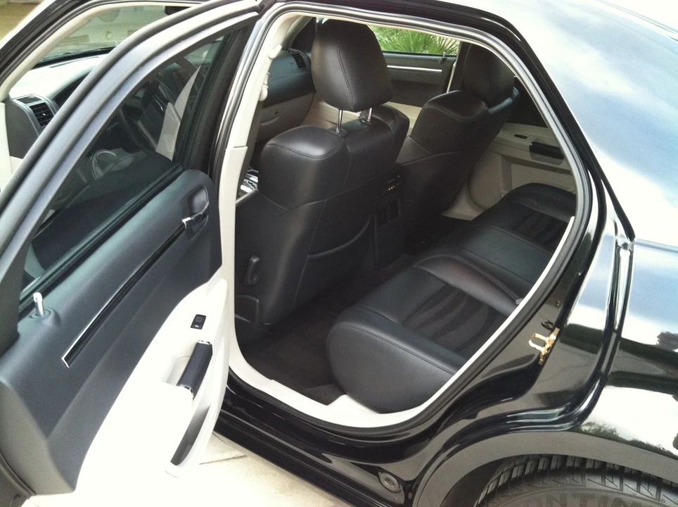 2006 Chrysler 300 (2005-2023) - Image 15 of 18