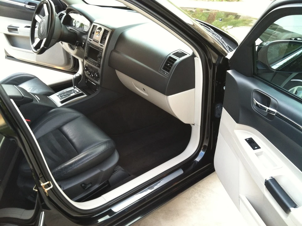 2006 Chrysler 300 (2005-2023) - Image 13 of 18