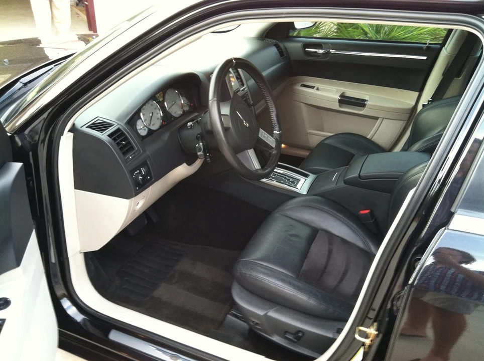 2006 Chrysler 300 (2005-2023) - Image 16 of 18
