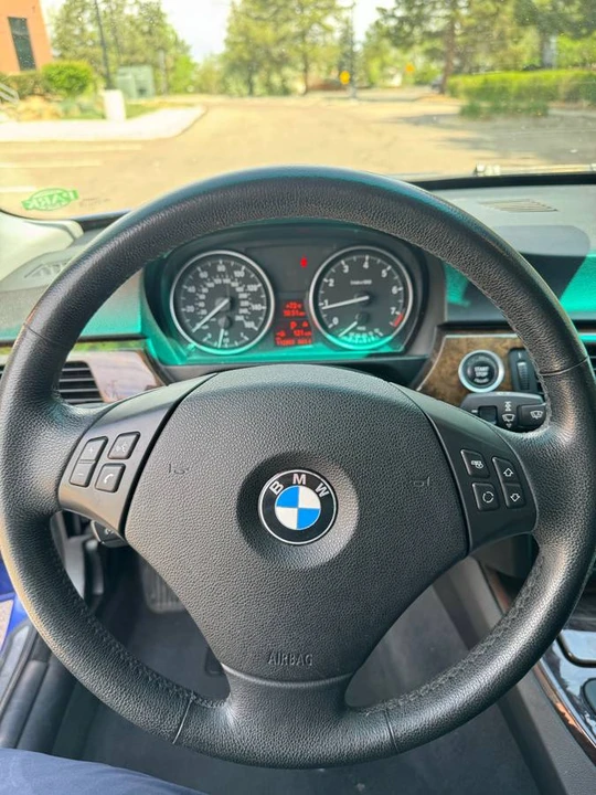 2009 BMW E90 3 Series Sedan - Image 11 of 22