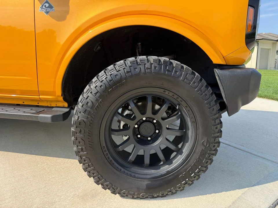 2022 Ford Bronco 6th Gen - Image 8 of 17