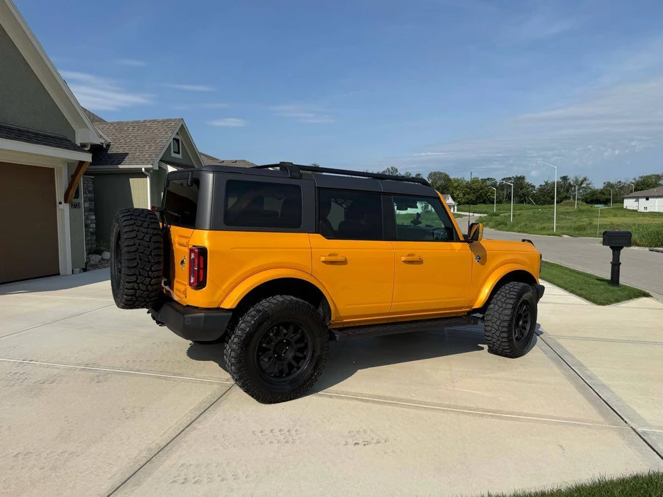 2022 Ford Bronco 6th Gen - Image 2 of 17