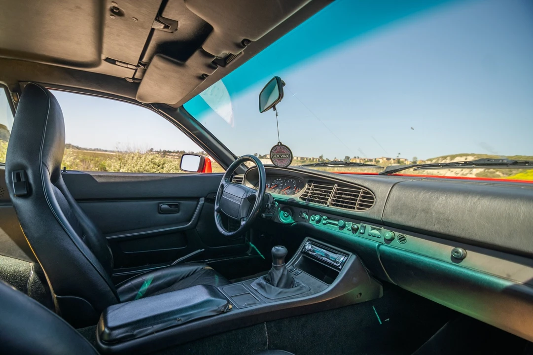 1987 Porsche 944 Turbo - Image 24 of 31