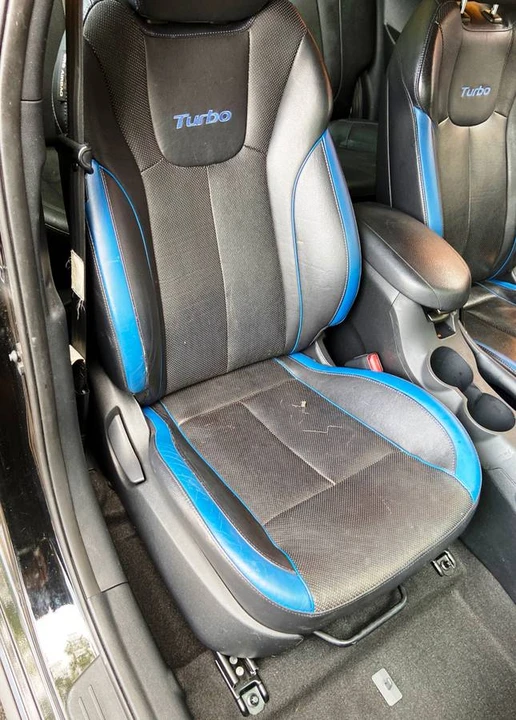 2014 Hyundai Veloster - Image 12 of 24