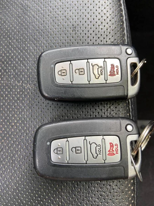 2014 Hyundai Veloster - Image 21 of 24