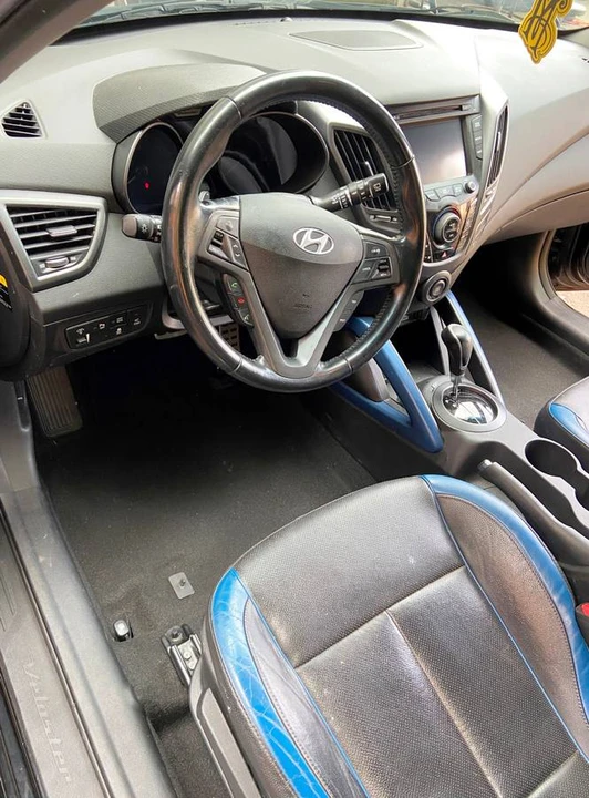 2014 Hyundai Veloster - Image 10 of 24
