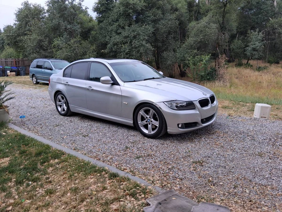 2009 BMW E90 3 Series Sedan - Image 3 of 18
