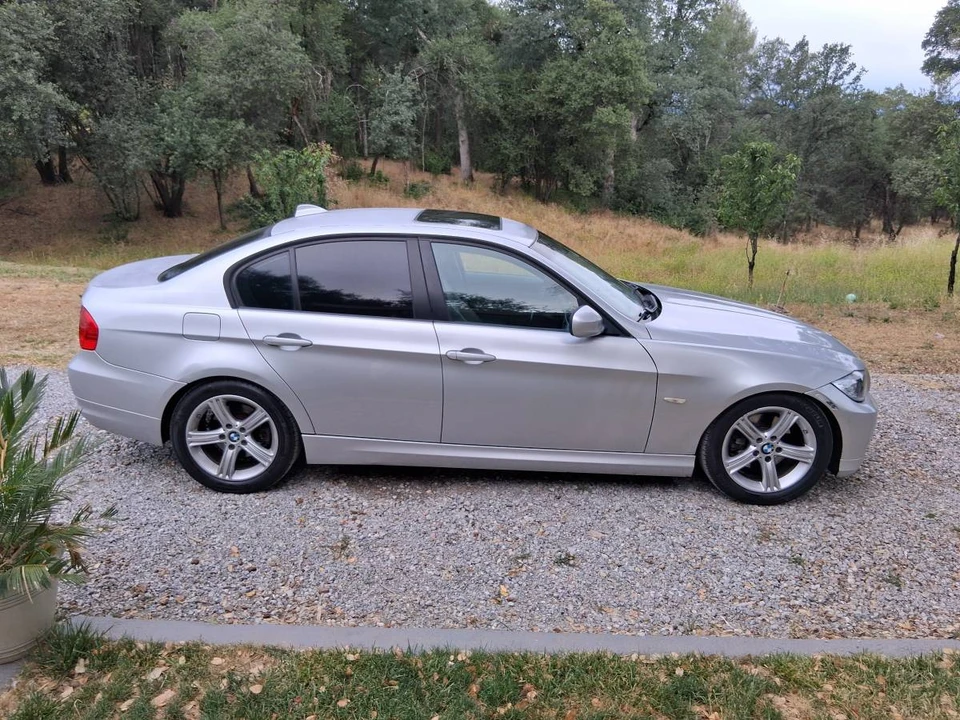 2009 BMW E90 3 Series Sedan - Image 4 of 18