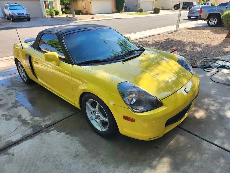 2001 Toyota MR2 Spyder/MR-S - Image 2 of 4